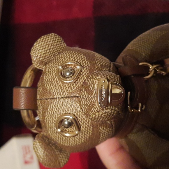 NWT AUTHENTIC COACH SIGNATURE SERIES COLLECTIBLE TEDDY BEAR 🧸 KEYFOB & GIFT BAG - Picture 6 of 10
